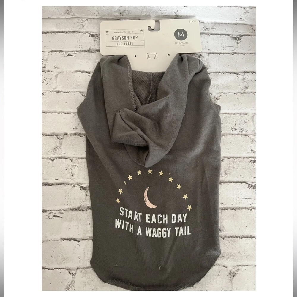 New Grayson Dog shirt Medium